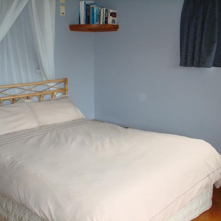 Manuka Lodge Tryphena ภายนอก รูปภาพ