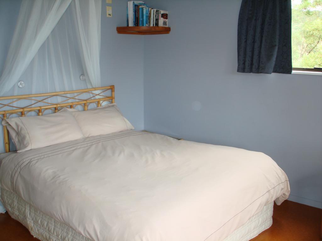 Manuka Lodge Tryphena ภายนอก รูปภาพ