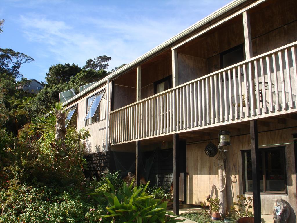 Manuka Lodge Tryphena ภายนอก รูปภาพ